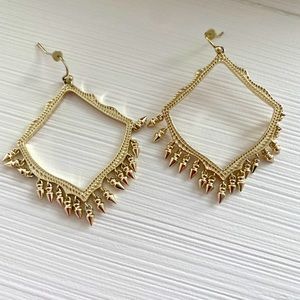 Kendra Scott good earrings